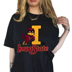 Vintage 90s-Style Iowa Football T-Shirt – Retro Cyclone-Inspired Graphic Tee